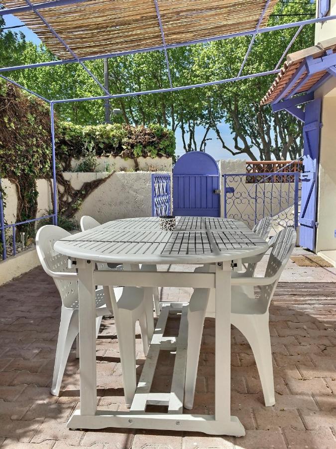 Bleu Lavande - Coquet Appartement Ambiance Village Istres Buitenkant foto