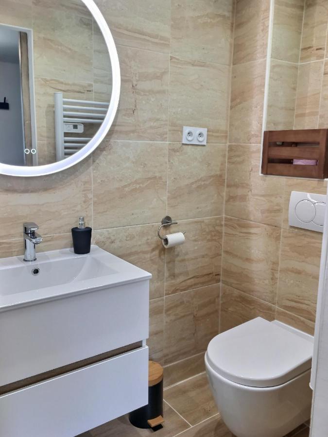 Bleu Lavande - Coquet Appartement Ambiance Village Istres Buitenkant foto
