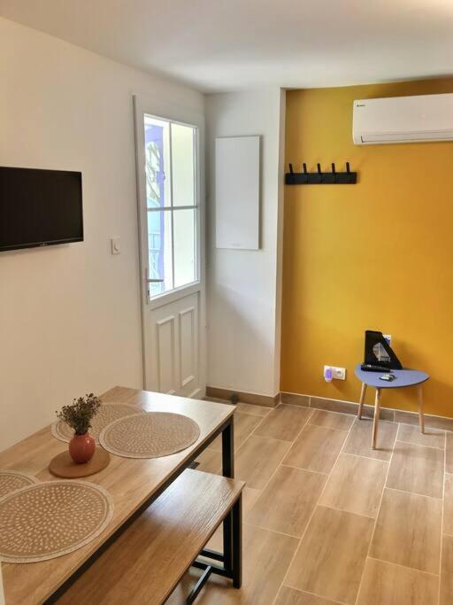 Bleu Lavande - Coquet Appartement Ambiance Village Istres Buitenkant foto