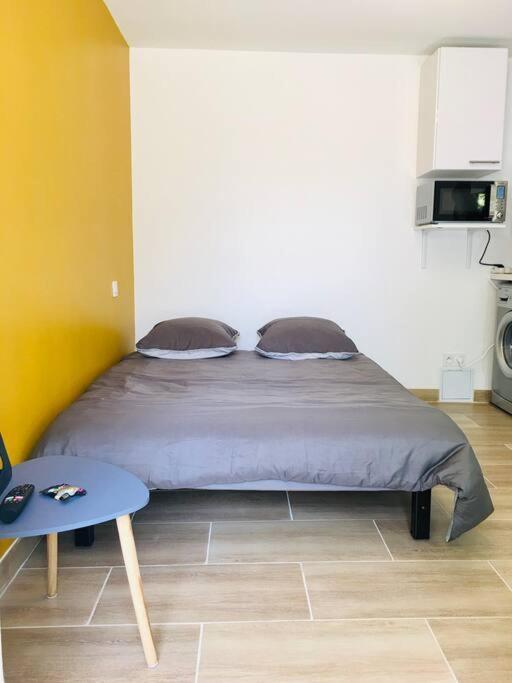 Bleu Lavande - Coquet Appartement Ambiance Village Istres Buitenkant foto